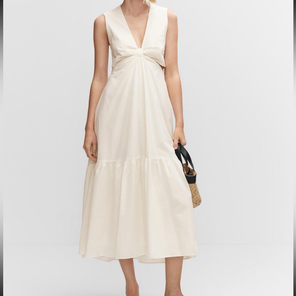 Elegant Cream Sleeveless Dress